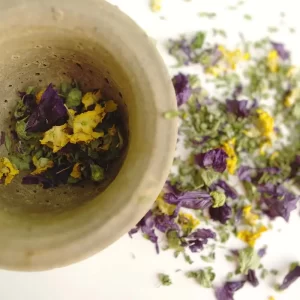 TISANE-BIEN-AU-CHAUD-2-Un-brin-de-Cueillete-Laure-GUILLOT-Paysanne-herboriste-Vosges